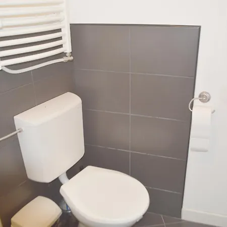 Castle View Apartment *
